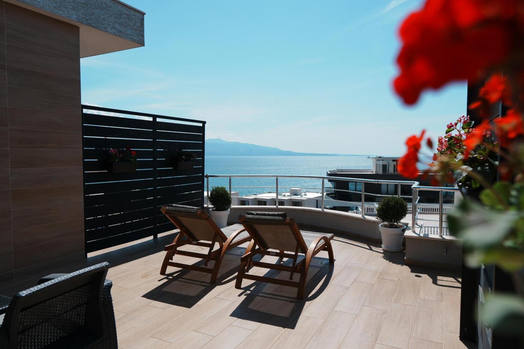Hotel Blue Sky ซารานเดอ ภายนอก รูปภาพ